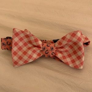 Vineyard Vines Bow tie